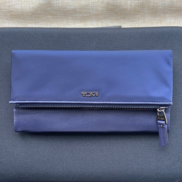 Tumi RFID Voyageur Flap Continental Wallet (NWT) - Picture 3 of 11